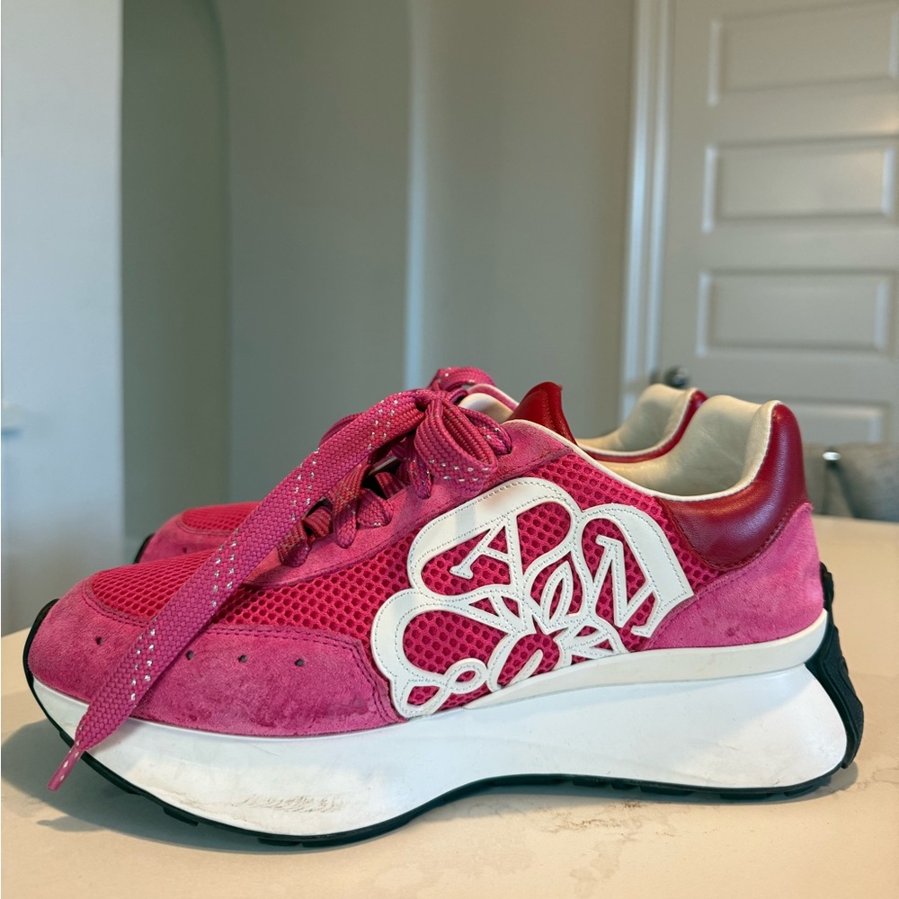 Stylish Pink Women's Sneakers